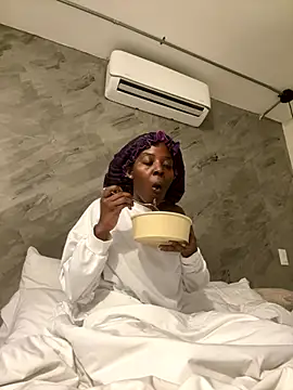 choclatepeaach online show from December 2025 12:27:01 AM