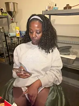 Snapshot of choclatepeaach chatting on January 2026 12:32:01 PM choclatepeaach online show from January 2026 12:32:01 PM