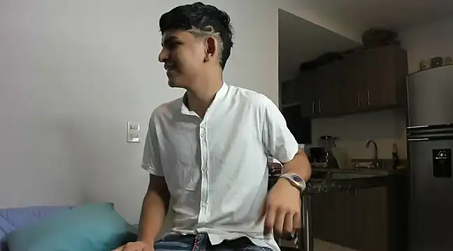 Snapshot of Lyam_ap chatting on January 2025 02:25:01 AM Lyam ap online show from January 2025 02:25:01 AM