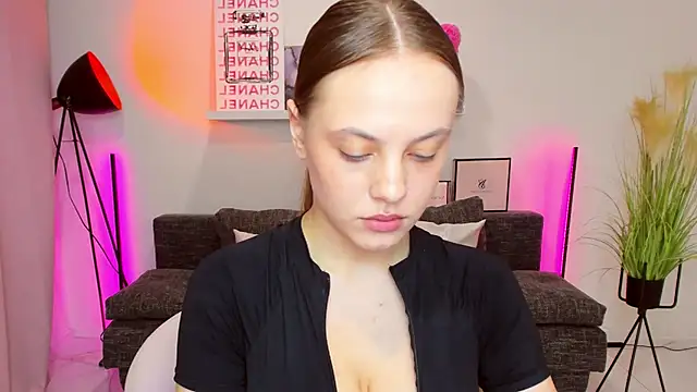 Snapshot of rora_skyline chatting on November 2025 07:04:02 PM rora skyline online show from November 2025 07:04:02 PM