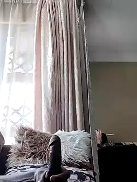 Snapshot of skinnybuddy chatting on December 2024 12:23:01 PM skinnybuddy online show from December 2024 12:23:01 PM