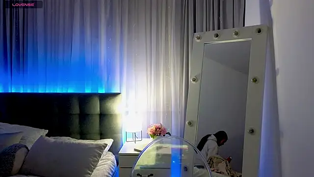 Snapshot of CooperAllana chatting on November 2025 06:57:01 AM CooperAllana online show from November 2025 06:57:01 AM