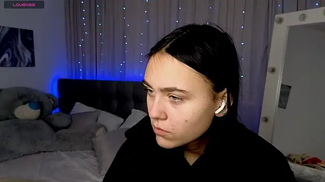 Snapshot of CooperAllana chatting on November 2025 06:56:02 AM CooperAllana online show from November 2025 06:56:02 AM