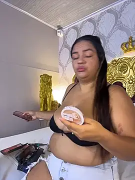 KendralHolson online show from April 2026 04:32:01 AM