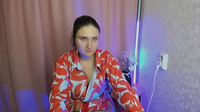 Miss Elsa  online show from November 2025 10:47:01 AM