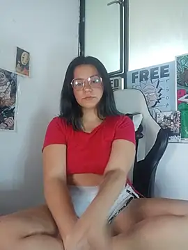 Snapshot of gigiqueen_18 chatting on May 2026 03:31:02 PM gigiqueen 18 online show from May 2026 03:31:02 PM