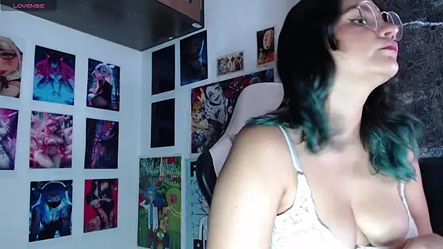 Snapshot of gigiqueen_18 chatting on June 2026 05:41:01 PM gigiqueen 18 online show from June 2026 05:41:01 PM