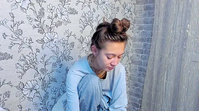 EllaSky xoxo online show from November 2025 04:34:02 AM