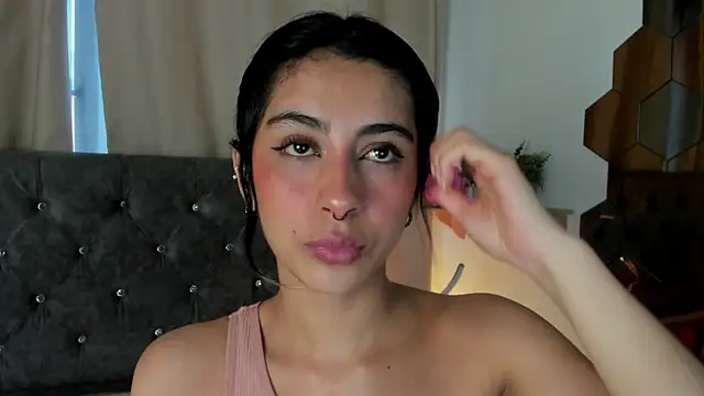 Alyssa jones online show from February 2026 03:01:01 PM