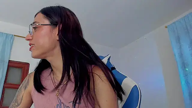 Camila TransGirl online show from November 2025 06:51:01 PM