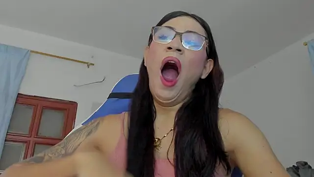 Camila TransGirl online show from November 2025 04:09:01 PM