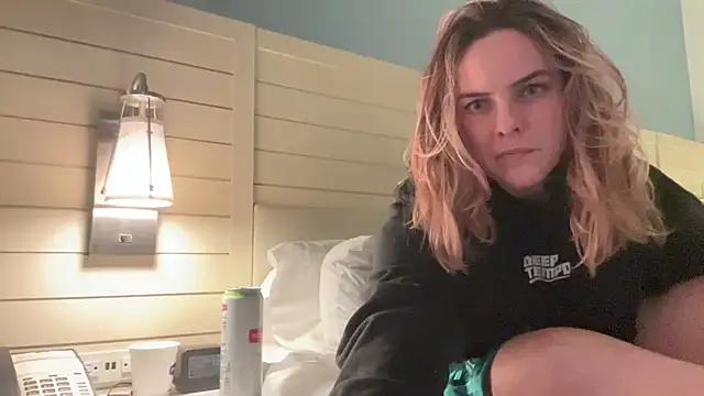 Snapshot of brattyisback chatting on January 2025 07:43:02 AM brattyisback online show from January 2025 07:43:02 AM