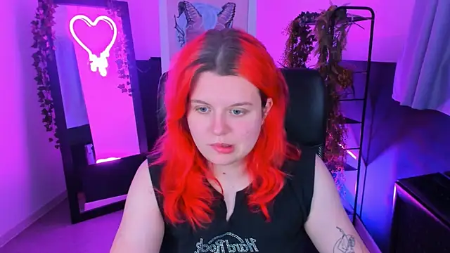 Snapshot of NielletaBlossom chatting on February 2025 05:18:01 AM NielletaBlossom online show from February 2025 05:18:01 AM