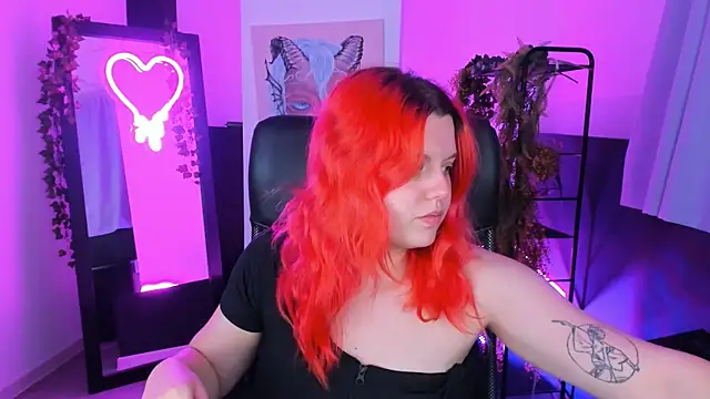 Snapshot of NielletaBlossom chatting on February 2025 05:58:02 AM NielletaBlossom online show from February 2025 05:58:02 AM