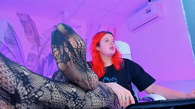 Snapshot of NielletaBlossom chatting on February 2025 02:24:02 PM NielletaBlossom online show from February 2025 02:24:02 PM