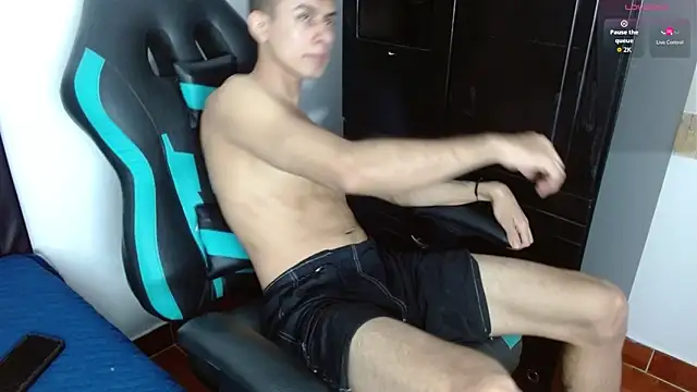 hots boygg online show from February 2026 08:29:02 PM