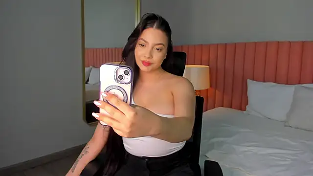 NathRossi online show from February 2025 11:03:02 PM