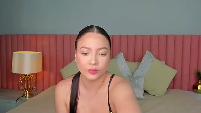 NathRossi online show from March 2025 09:45:01 PM