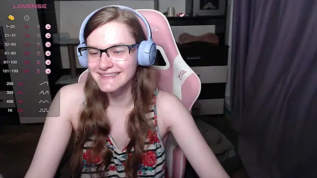 Snapshot of Tomato_Tease chatting on February 2025 01:48:02 AM Tomato Tease online show from February 2025 01:48:02 AM