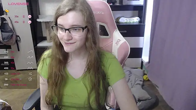 Snapshot of Tomato_Tease chatting on September 2025 02:08:01 PM Tomato Tease online show from September 2025 02:08:01 PM