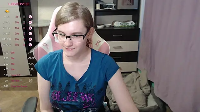 Snapshot of Tomato_Tease chatting on October 2025 01:40:02 PM Tomato Tease online show from October 2025 01:40:02 PM