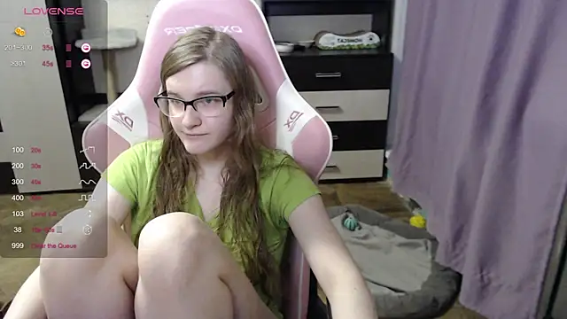 Snapshot of Tomato_Tease chatting on October 2025 02:19:01 PM Tomato Tease online show from October 2025 02:19:01 PM