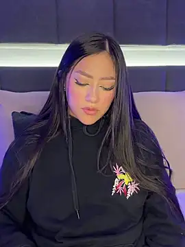 nicolle pierce online show from February 2025 03:42:01 PM