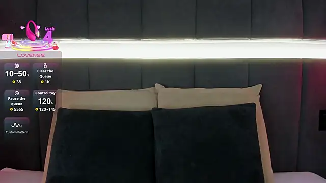 nicolle pierce online show from September 2025 01:54:02 PM