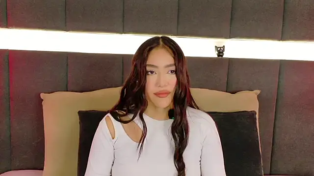 nicolle pierce online show from October 2025 12:52:02 PM