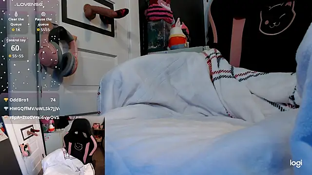 KSwonderland6 online show from December 2025 05:41:02 PM