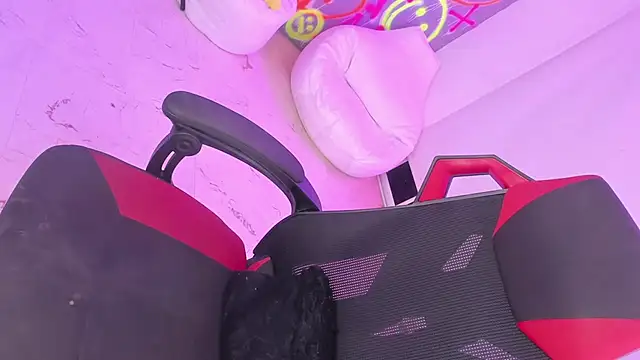 GEANNAROSE online show from December 2024 10:39:02 AM