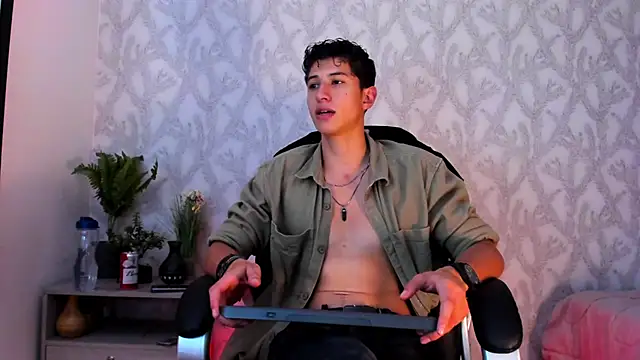 Snapshot of Dorianmistery2322_ chatting on December 2024 10:23:02 AM Dorianmistery2322 online show from December 2024 10:23:02 AM