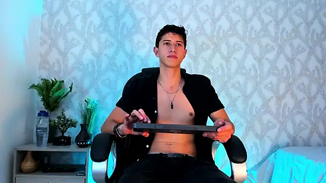 Snapshot of Dorianmistery2322_ chatting on December 2024 03:40:02 AM Dorianmistery2322 online show from December 2024 03:40:02 AM