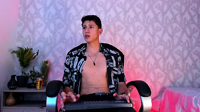 Snapshot of Dorianmistery2322_ chatting on December 2024 03:31:02 AM Dorianmistery2322 online show from December 2024 03:31:02 AM