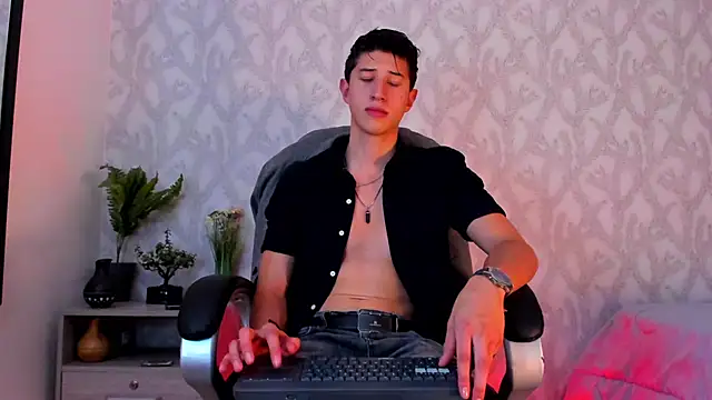 Snapshot of Dorianmistery2322_ chatting on January 2025 04:22:02 AM Dorianmistery2322 online show from January 2025 04:22:02 AM