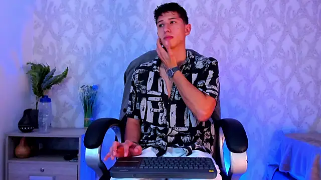 Snapshot of Dorianmistery2322_ chatting on January 2025 08:42:01 AM Dorianmistery2322 online show from January 2025 08:42:01 AM