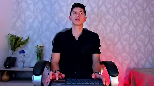 Snapshot of Dorianmistery2322_ chatting on January 2025 03:48:02 AM Dorianmistery2322 online show from January 2025 03:48:02 AM