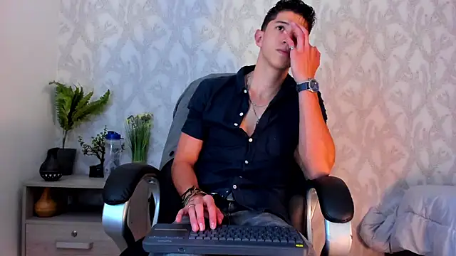 Snapshot of Dorianmistery2322_ chatting on January 2025 05:30:01 AM Dorianmistery2322 online show from January 2025 05:30:01 AM