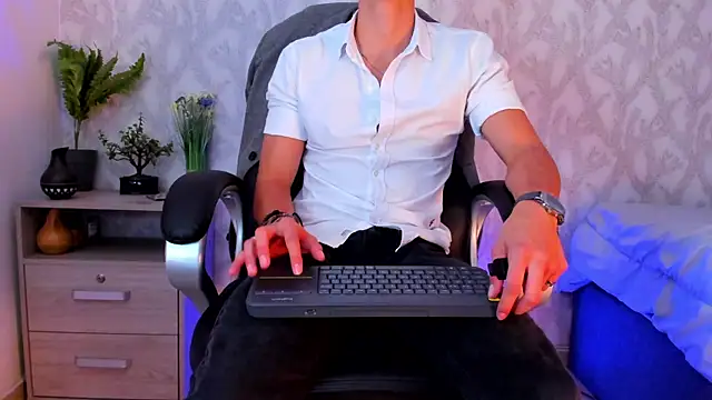 Snapshot of Dorianmistery2322_ chatting on January 2025 06:57:01 AM Dorianmistery2322 online show from January 2025 06:57:01 AM