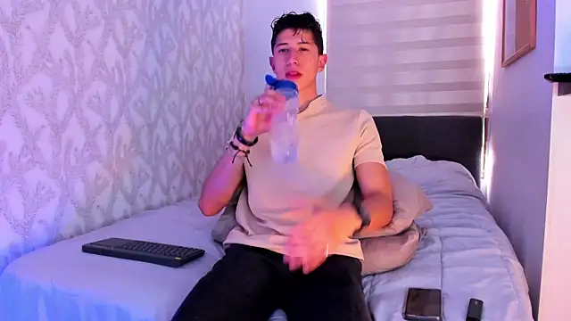 Snapshot of Dorianmistery2322_ chatting on February 2025 06:49:02 PM Dorianmistery2322 online show from February 2025 06:49:02 PM