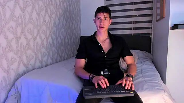 Snapshot of Dorianmistery2322_ chatting on February 2025 03:27:01 AM Dorianmistery2322 online show from February 2025 03:27:01 AM