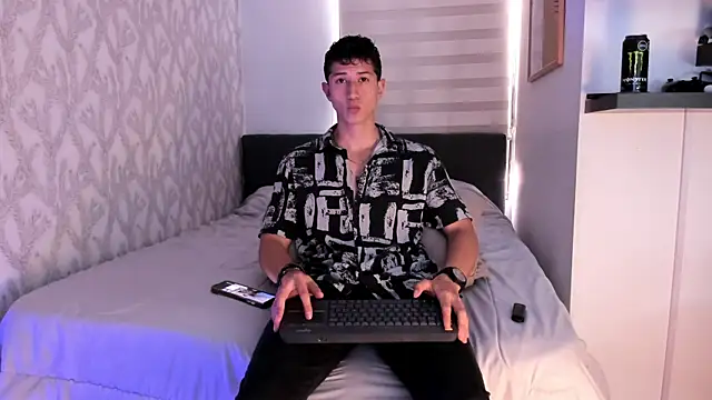 Snapshot of Dorianmistery2322_ chatting on February 2025 03:41:02 PM Dorianmistery2322 online show from February 2025 03:41:02 PM