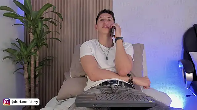 Snapshot of Dorianmistery2322_ chatting on September 2025 11:54:01 PM Dorianmistery2322 online show from September 2025 11:54:01 PM