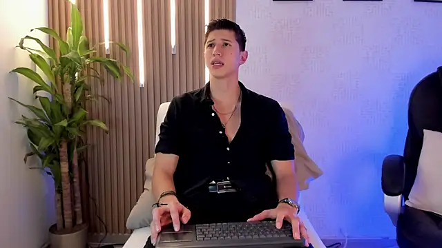 Snapshot of Dorianmistery2322_ chatting on November 2025 12:10:01 AM Dorianmistery2322 online show from November 2025 12:10:01 AM