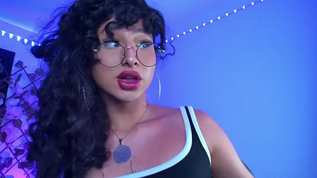 Snapshot of Heka_Prudence chatting on December 2024 04:22:01 AM Heka Prudence online show from December 2024 04:22:01 AM