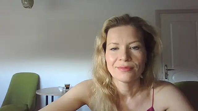 Juli julyyy online show from December 2024 07:55:01 AM