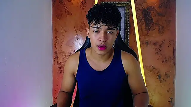 jamescurli  online show from February 2025 09:13:02 AM
