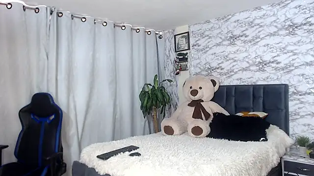 Snapshot of anne_parker chatting on December 2024 06:21:01 PM anne parker online show from December 2024 06:21:01 PM