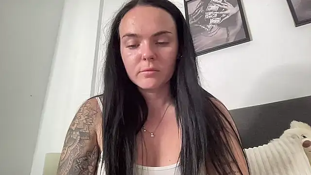 yorkshiregal online show from October 2025 11:22:01 AM