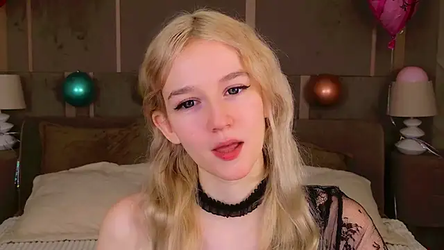 Snapshot of NaomiLoys chatting on February 2025 04:23:02 PM NaomiLoys online show from February 2025 04:23:02 PM